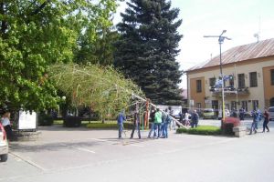 Stavanie Mája 30. apríla 2015