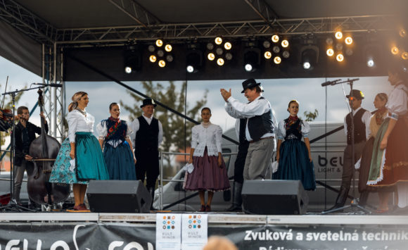 Ľudový tanec – klenot maďarského dedičstva – vystúpenie Komorného folklórneho súboru Szőttes  17.9.2022